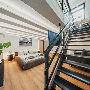 https://city-center-lofts.vienna-besthotels.com